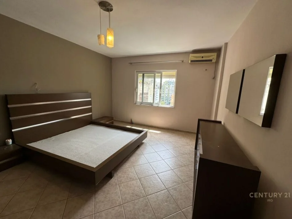 Tirane, jepet me qera apartament 2+1 Kati 7, 99 m² 550 € (Brryli)