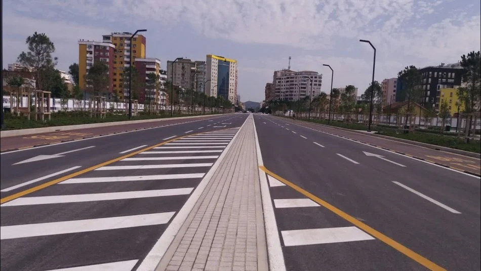 🏡 Shitet Apartament 2+1+2 – Bulevardi i Ri