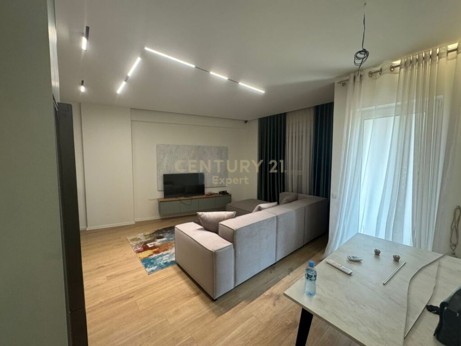 Tirane, jepet me qera apartament 1+1 Kati 2, 64 m² 550 € (Bulevardi i ri)