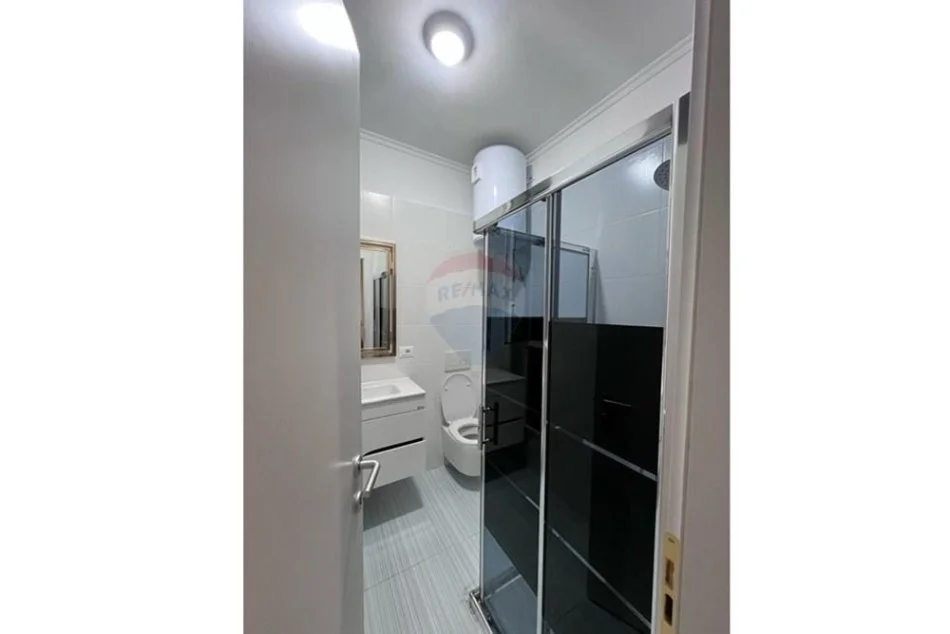 Tirane, jepet me qera apartament 2+1 Kati 6, 116 m² 690 € (Bulevardi i Ri)