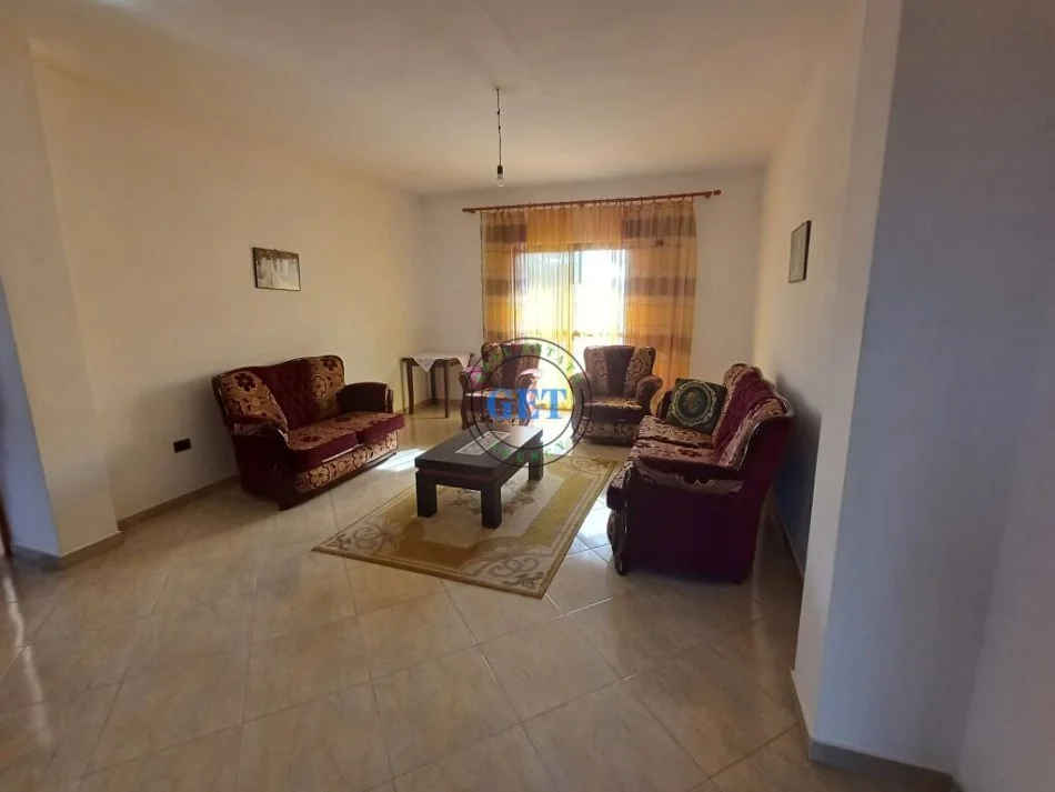 Durres, jepet me qera apartament 2+1 Kati 3, 95 m² 250 € (Blloku Vilave Lagj.18, Durrës)