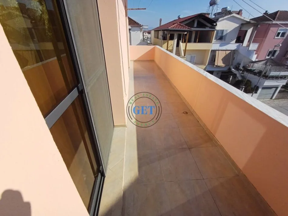 Durres, jepet me qera apartament 2+1 Kati 3, 95 m² 250 € (Blloku Vilave Lagj.18, Durrës)