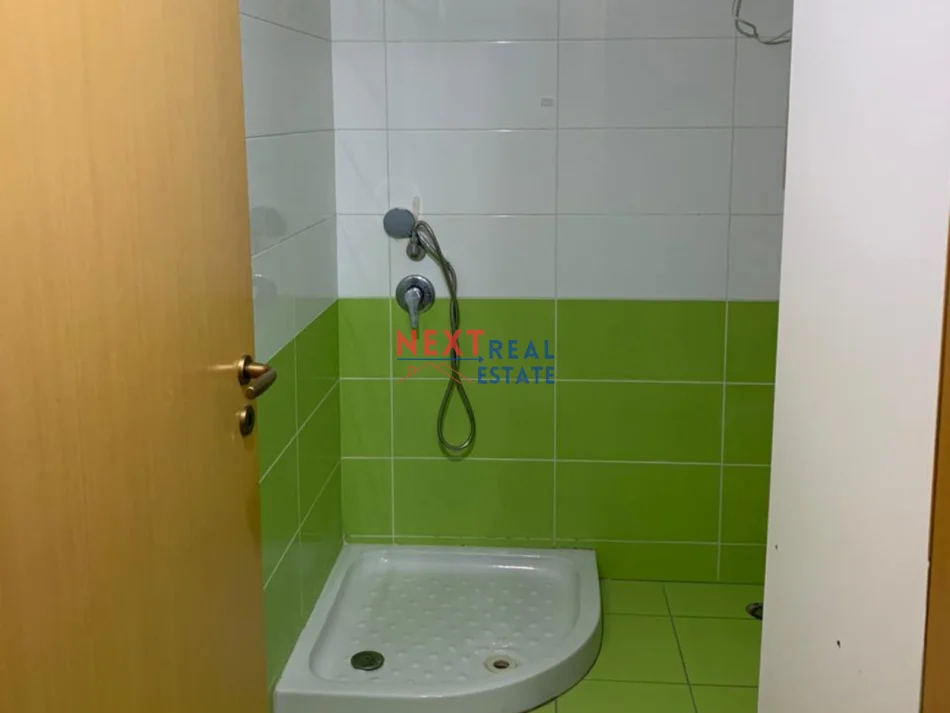 Vlore, jepet me qera apartament 1+1+Ballkon , 67 m² 300 € (SHKOLLA ALI DEMI, VLORE)