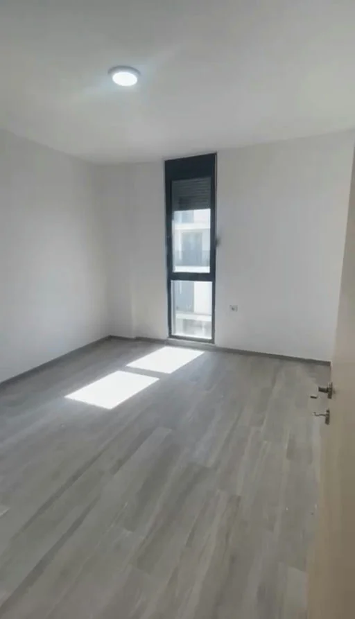 Tirane, jepet me qera apartament 3+1+Ballkon Kati 3, 117 m² 450 € (Rruga "5 Maji")