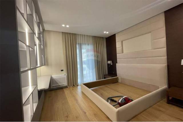 Tirane, jepet me qera apartament 1+1+BLK Kati 2, 77 m² 730 Euro (Square 21)