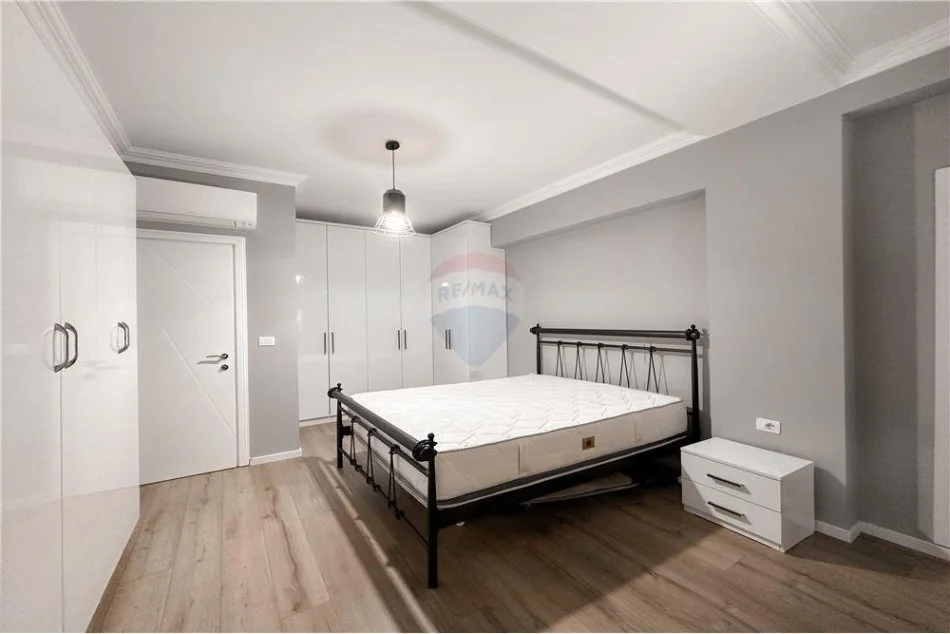Tirane, jepet me qera apartament 2+1 Kati 1, 115 m² 850 € (Sami Frasheri)