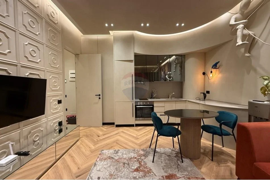 Tirane, jepet me qera apartament 1+1 , 75 m² 1.000 € 