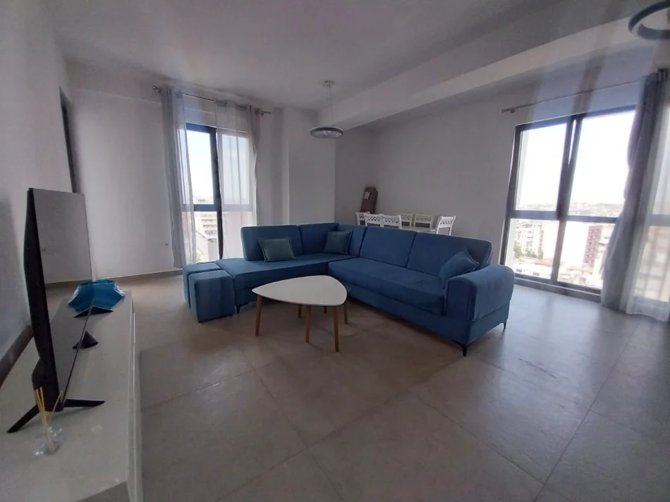 Tirane, jepet me qera apartament 2+1+2 Kati 9, 116 m² 700 € (FARMACIA 10 , Kompleksi Arlis)