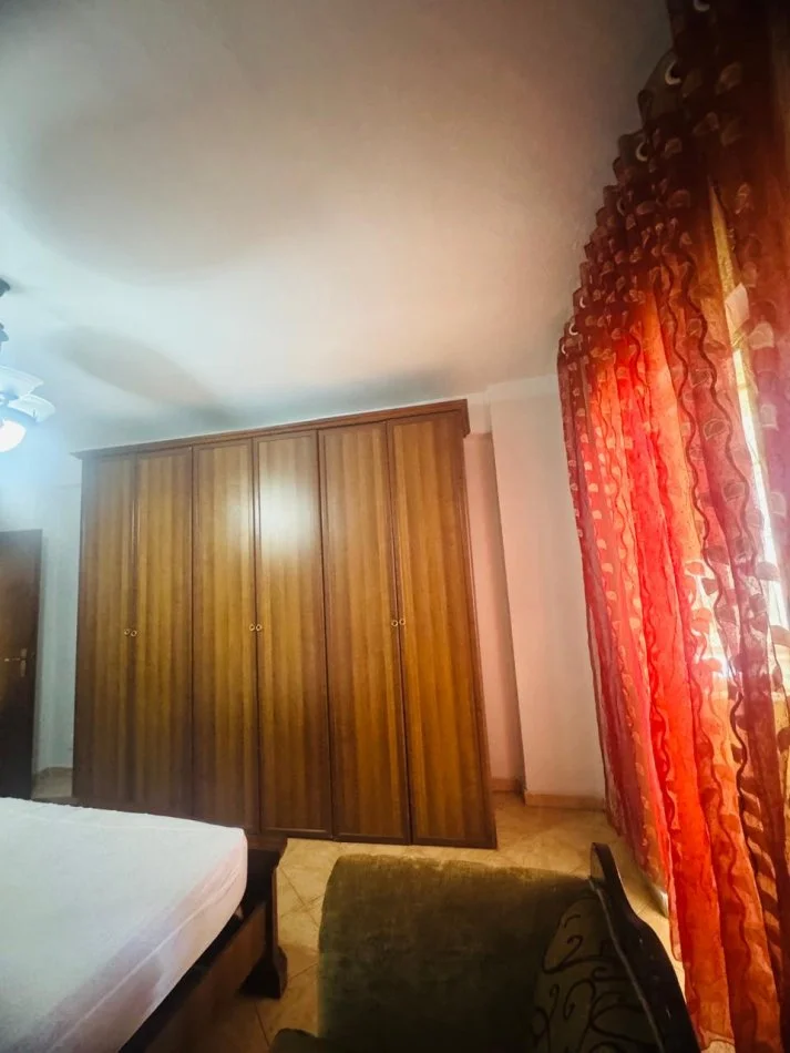 Tirane, jepet me qera apartament 1+1+Aneks Kati 5, 72 m² 450 € 