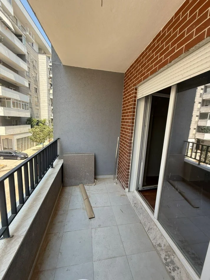 Tirane, jepet me qera apartament 2+1 Kati 2, 800 € 