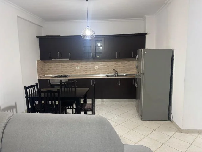 Tirane, jepet me qera apartament 2+1+Ballkon Kati 8, 110 m² 500 € (Ne Astir, prane Big Market Alpha)