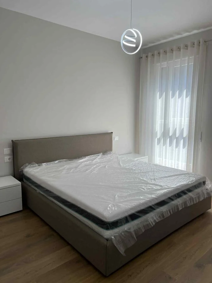 Tirane, jepet me qera apartament 2+1+Ballkon Kati 2, 100 m² 700 € (TRIO TOWER DON BOSKO)