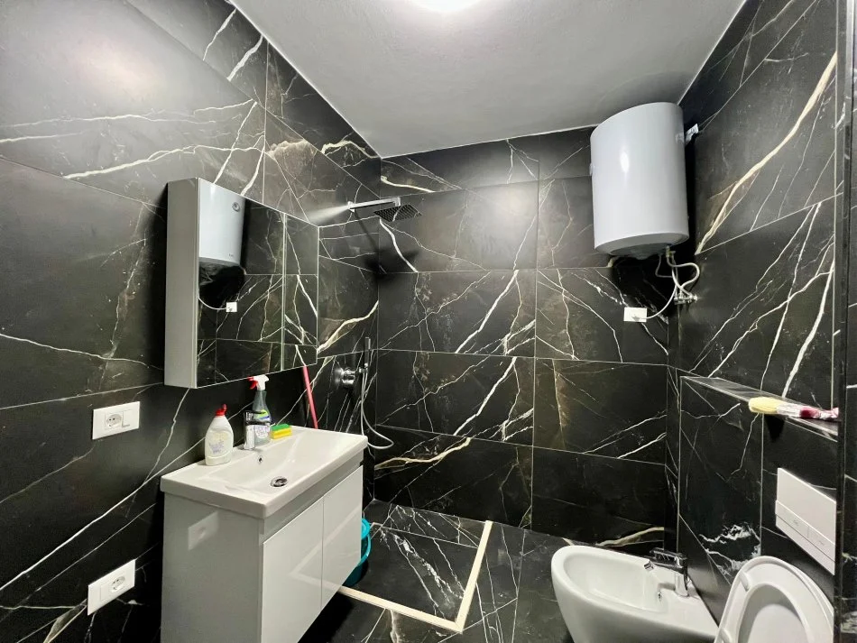 Tirane, jepet me qera apartament 1+1 Kati 3, 74 m² 500 € (Shkolla e Baletit)