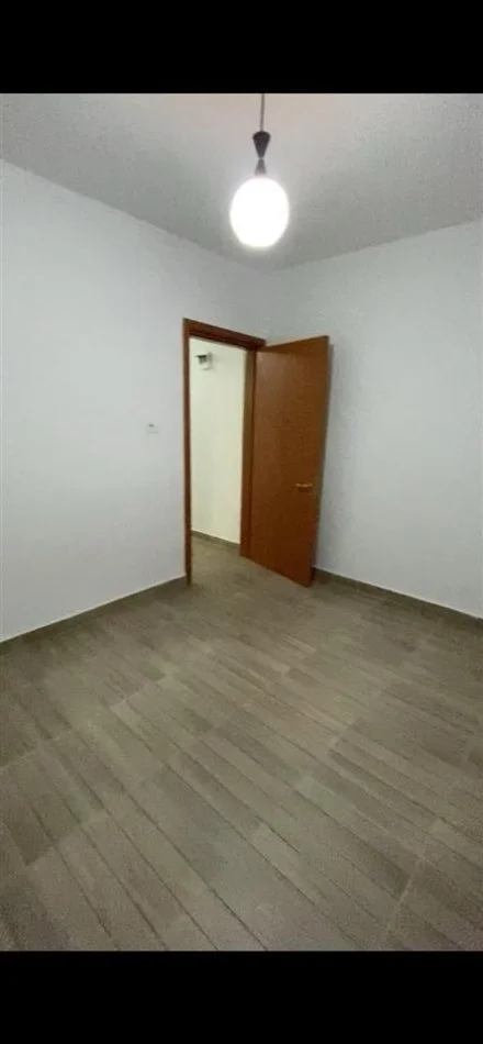 Tirane, shitet apartament 1+1 Kati 2, 71 m² 109.000 € (Laprake)
