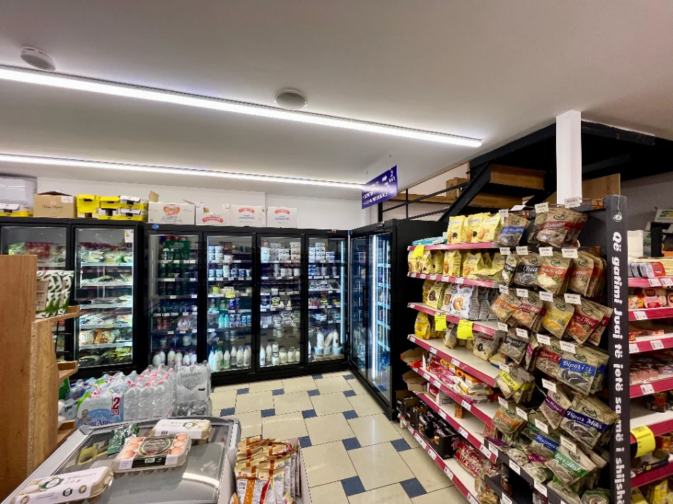 Tirane, jepet me qera ambjent biznesi Kati 0, 134 m² 1.572 € (islam alla)