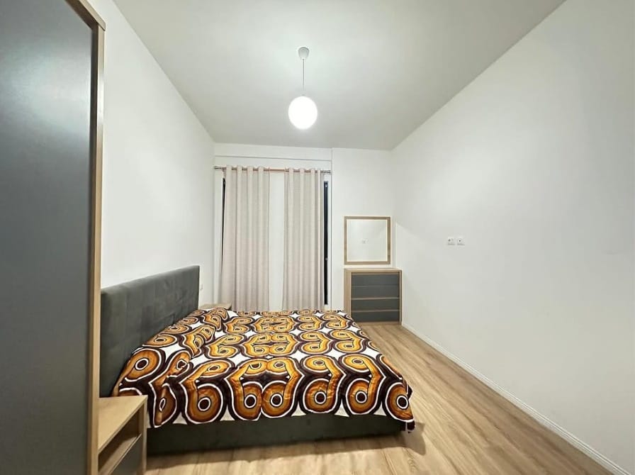 Tirane, jepet me qera apartament 1+1 Kati 7, 76 m² 600 € (Rr e Kavajes)