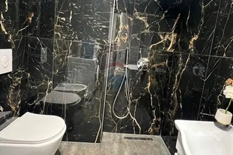 Tirane, shitet apartament 2+1 , 125 m² 378.000 € (Rruga Emin Duraku)