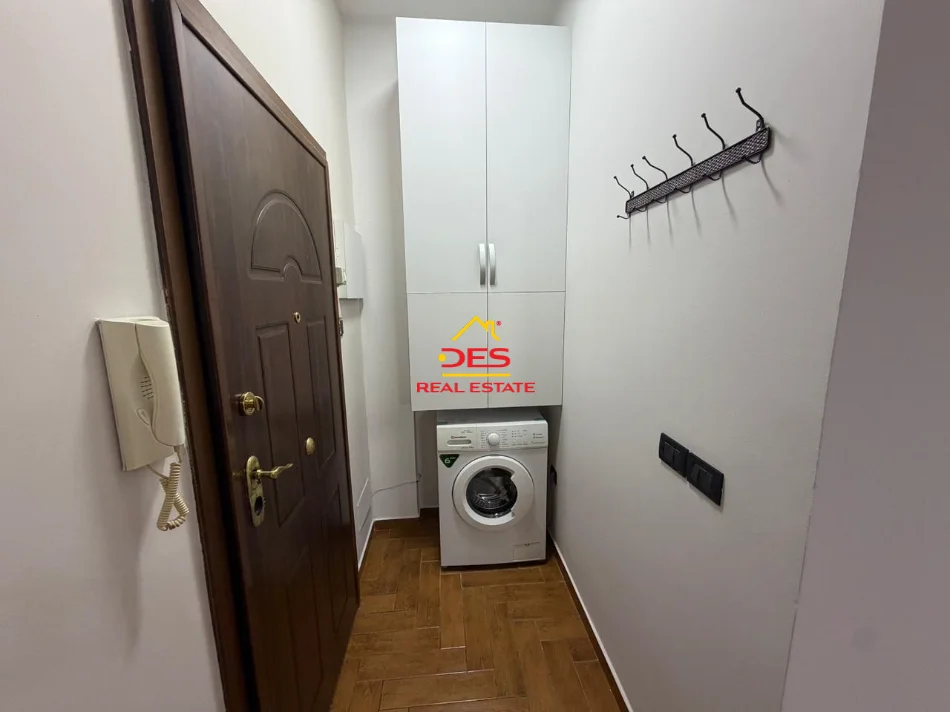Vlore, jepet me qera apartament 2+1+Ballkon Kati 2, 100 m² 500 € (Rruga Misto Mele)