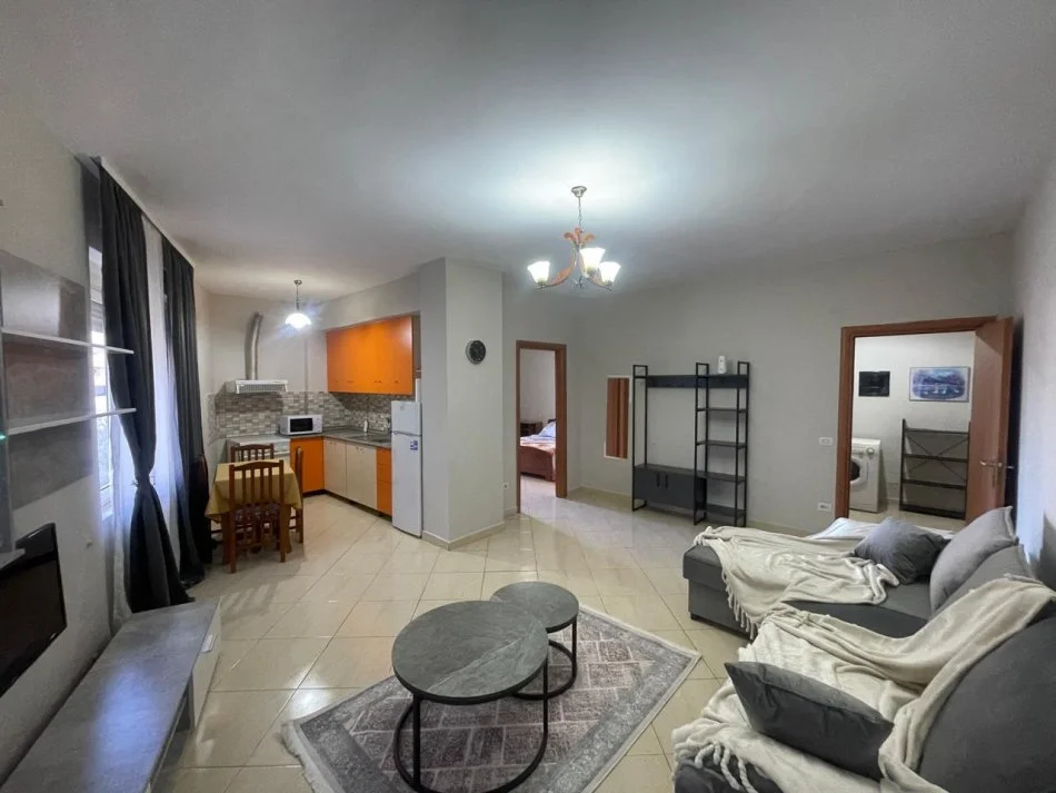 Tirane, jepet me qera apartament 1+1+Ballkon Kati 3, 76 m² 500 € (Medar Shtylla)