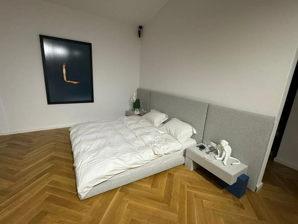 Tirane, shitet Vile 4+1+Ballkon Kati 0, 420 m² 1.200.000 € (Mullet)