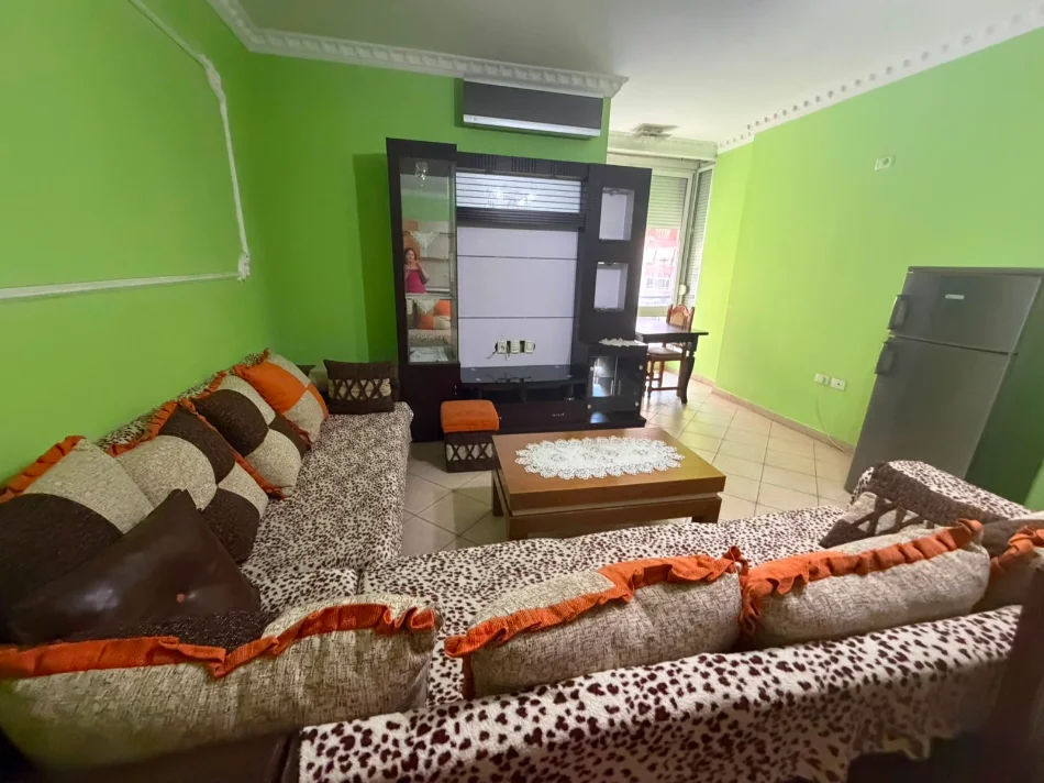 Tirane, jepet me qera apartament 2+1 Kati 2, 100 m² 550 € (Bar Artisti ne Astir)