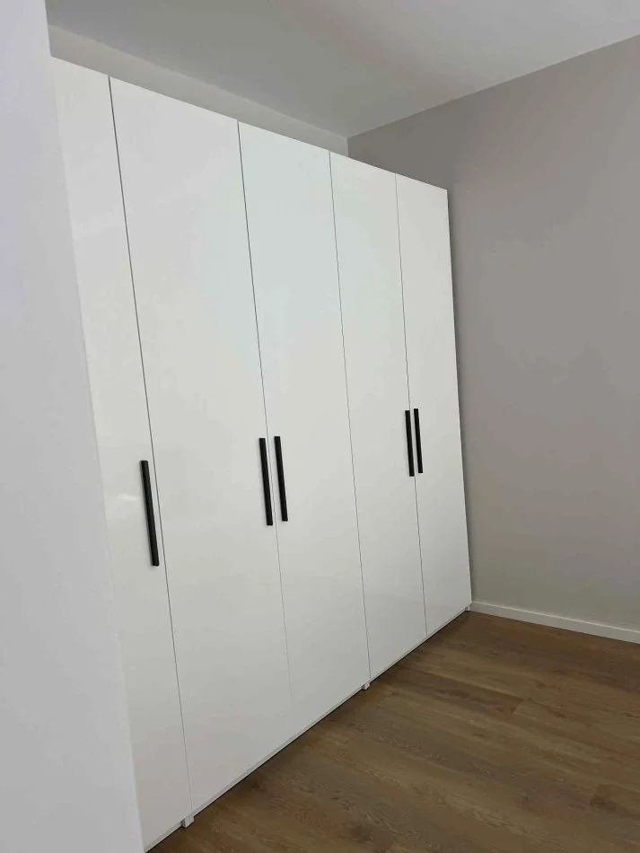 Tirane, jepet me qera apartament 2+1+Ballkon Kati 2, 100 m² 700 € (TRIO TOWER DON BOSKO)