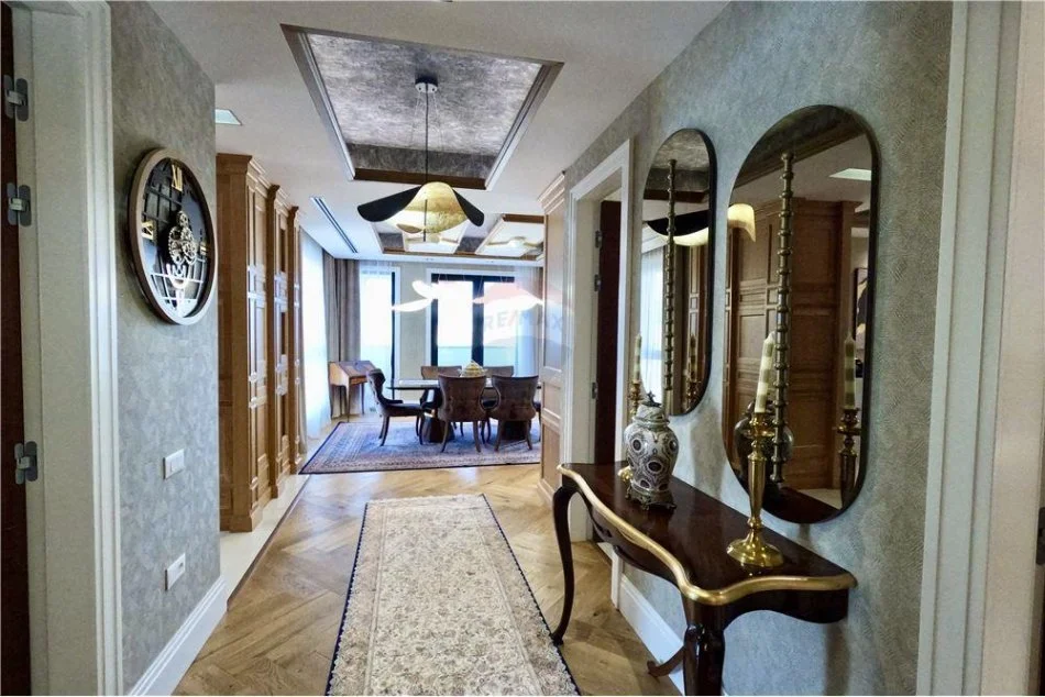 shitet , (PENTHOUSE LUKSOZ PER SHITJE TE SQUARE 21)