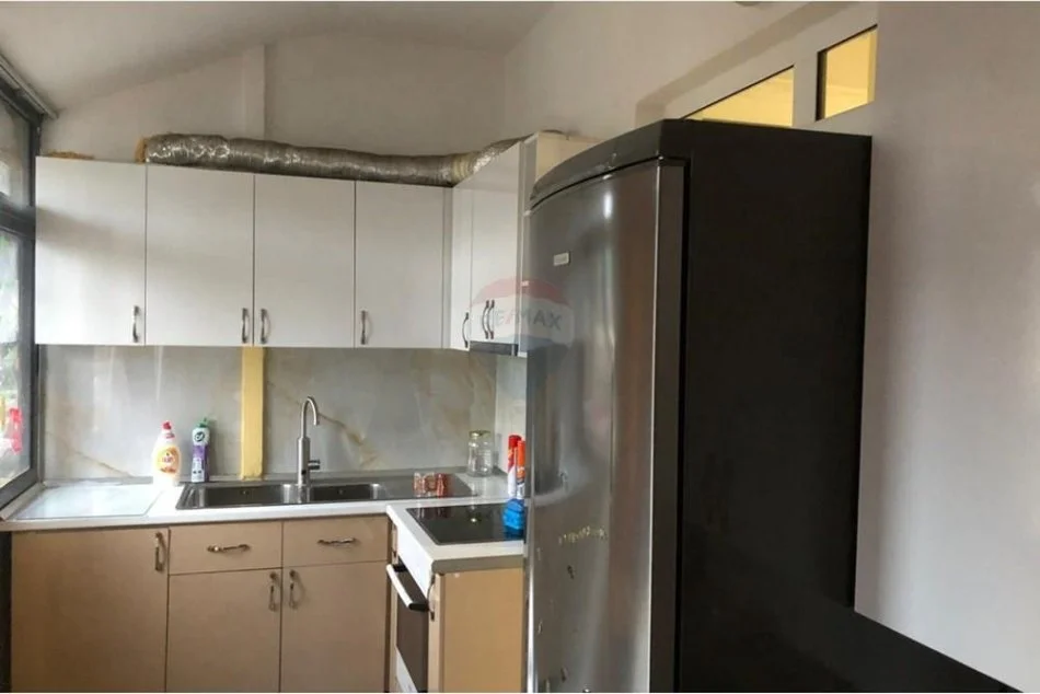 jepet me qera , (Apartament 2+1 per qera rruga Don Bosko)