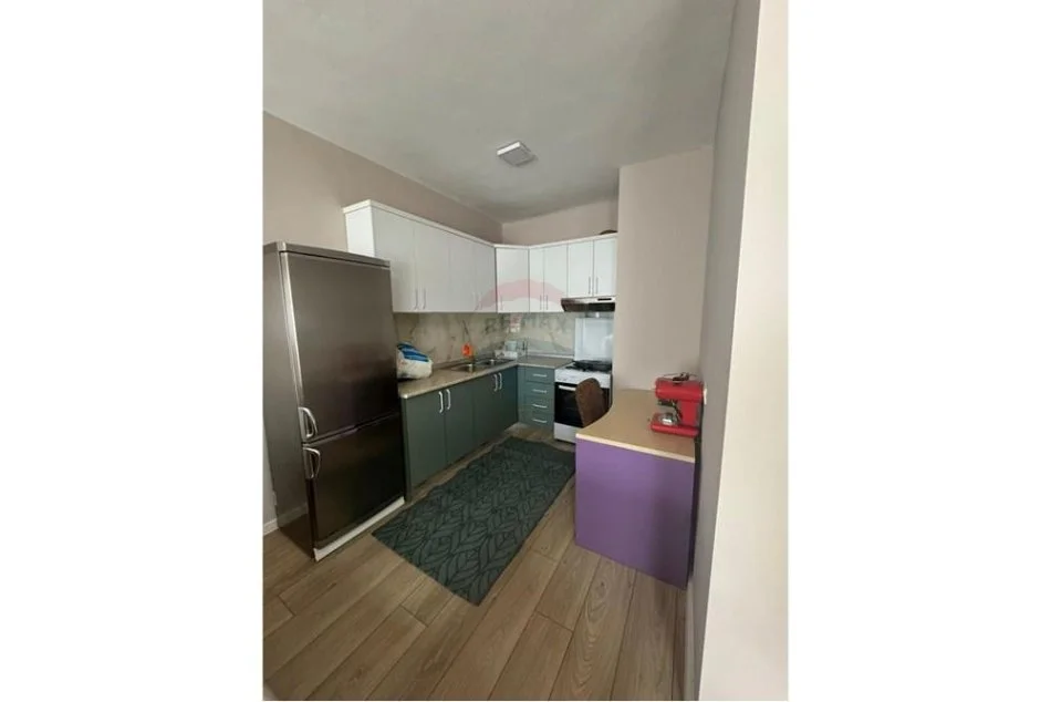 Tirane, jepet me qera 2+1 , 100 m² 500 € (Apartament Modern me 2 Dhoma te Fresku, Tiranë)