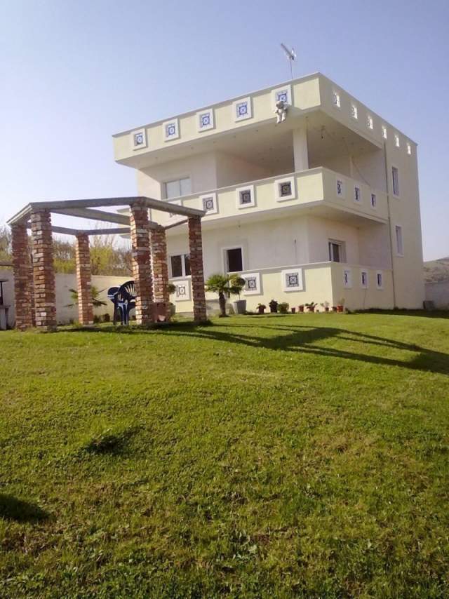 Tirane, shitet Vile 220 m² 158.000 Euro