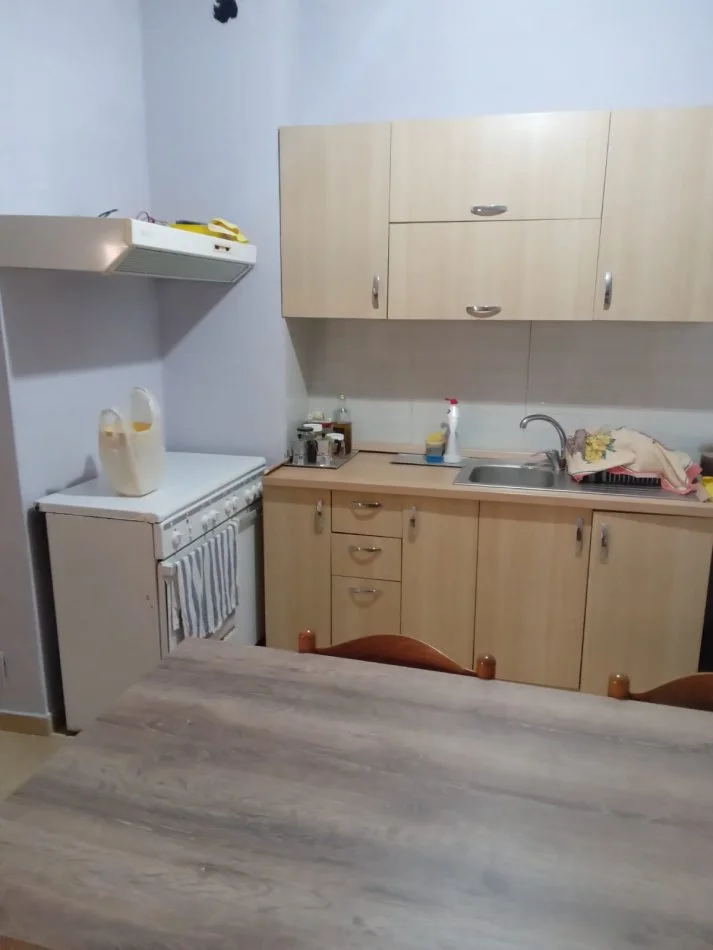 Durres, jepet me qera apartament 1+1+Ballkon Kati 2, 73 m² 300 € 