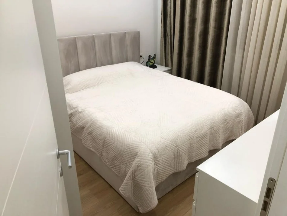 Tirane, jepet me qera apartament 1+1+Ballkon Kati 3, 60 m² 550 € (Ali demi)