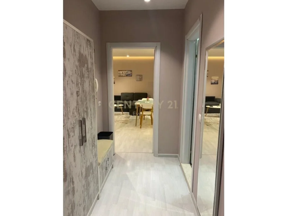 Tirane, jepet me qera apartament 1+1 Kati 8, 70 m² 650 € (Kompleksi Panorama)