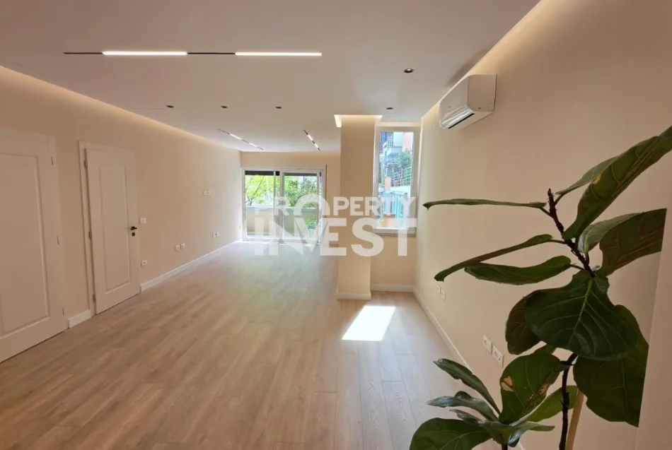 Tirane, jepet me qera zyre Kati 2, 131 m² 2.500 € (Stadiumi Air Albania)