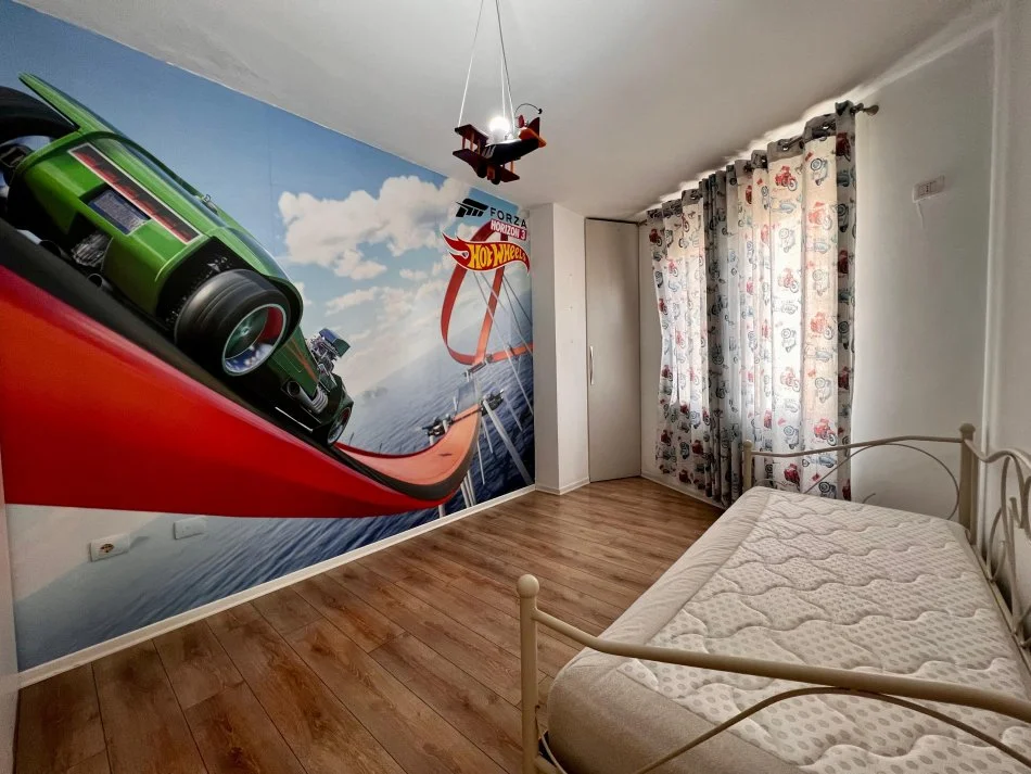 Tirane, jepet me qera apartament 2+1+Ballkon Kati 5, 85 m² 500 € 