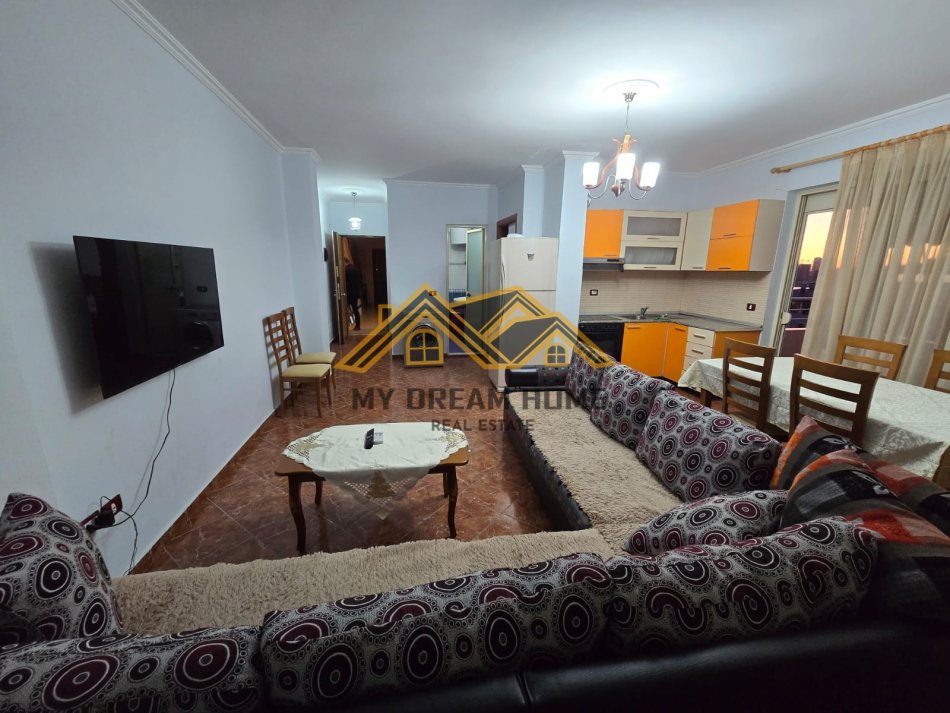 Durres, jepet me qera apartament 1+1 Kati 7, 60 m² 300 € (PLAZH DURRES)