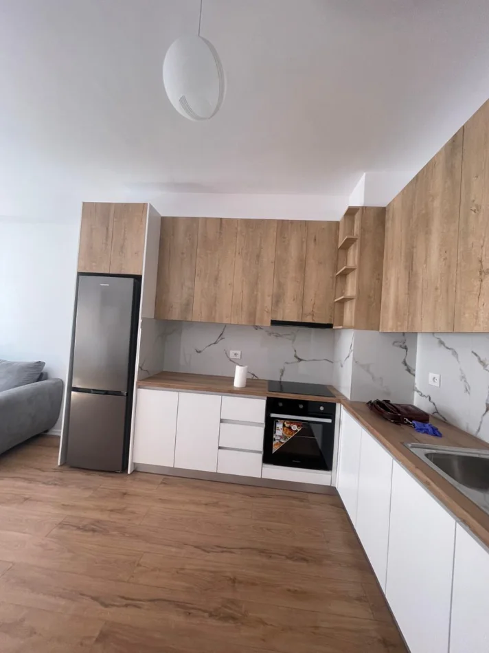 Tirane, jepet me qera apartament 1+1 Kati 4, 75 m² 500 € (Astir, Urban Gate)
