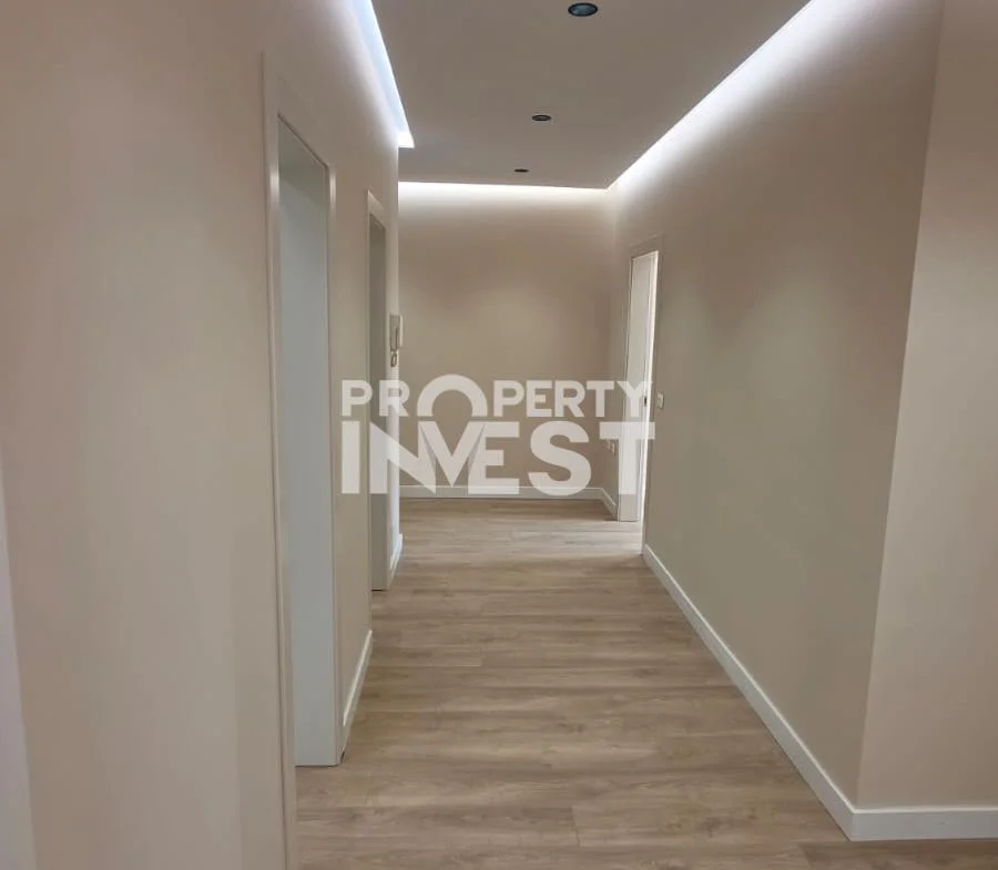 Tirane, jepet me qera zyre Kati 2, 131 m² 2.500 € (Stadiumi Air Albania)