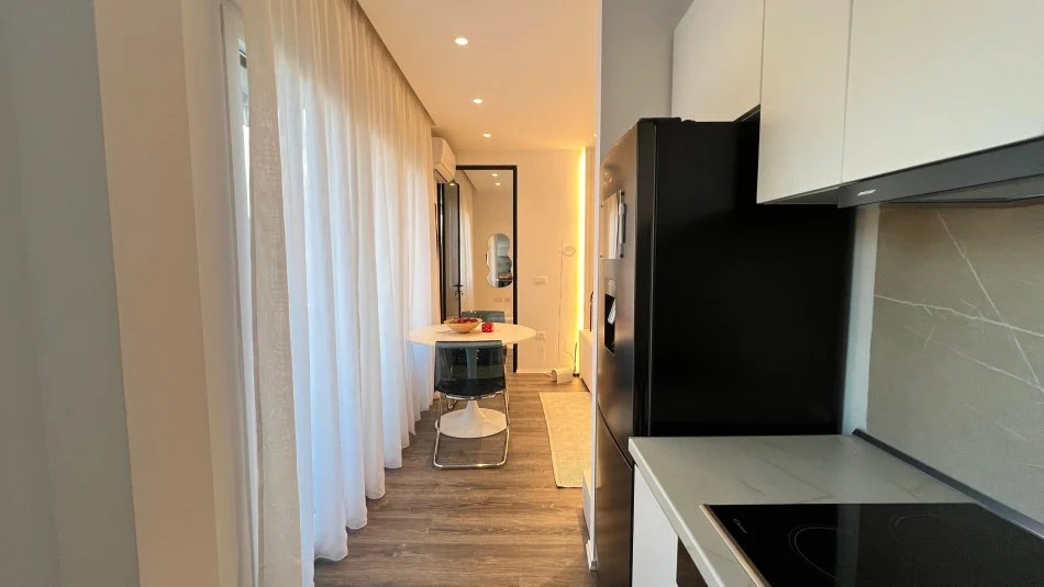 Tirane, jepet me qera apartament 1+1 , 61 m² 650 € (Zogu i zi)