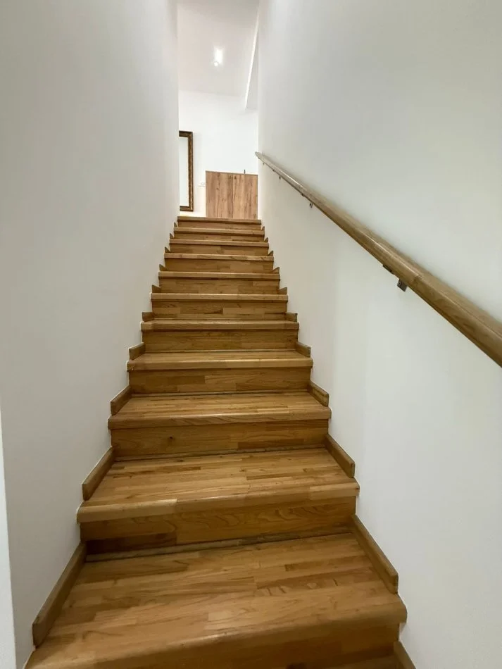 Tirane, jepet me qera apartament duplex 1+1+Ballkon Kati 1, 125 m² 1.400 € (Rezidenca Kodra e Diellit 1)