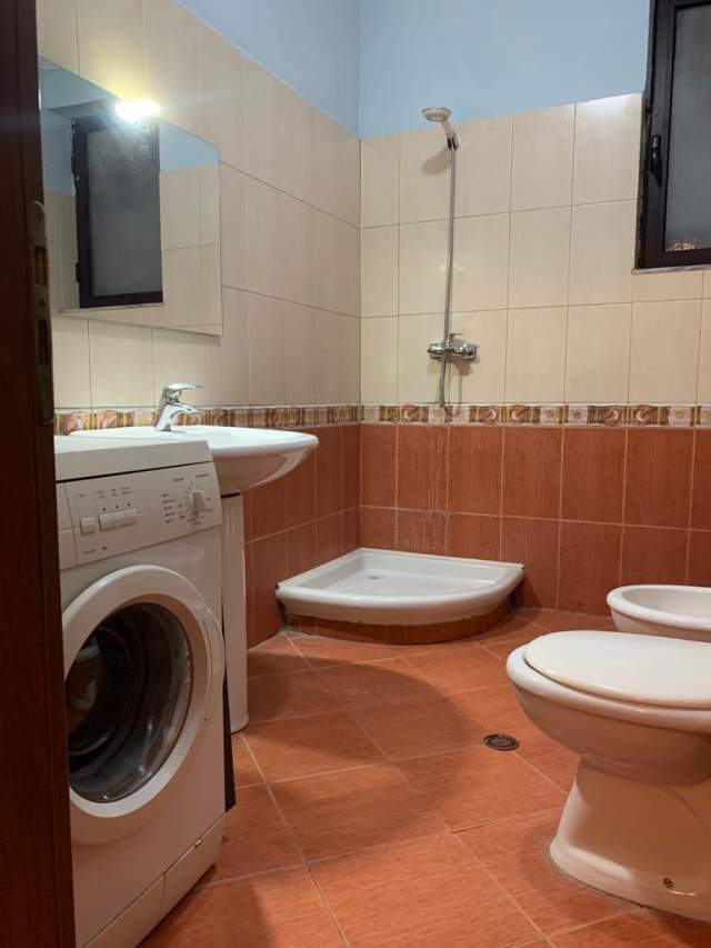 Tirane, jepet me qera apartament 1+1+BLK Kati 2, 70 m² 48.000 Leke (prane shkolles Harry Fultz)
