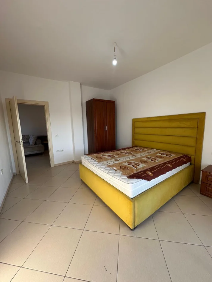 Tirane, jepet me qera apartament 2+1 Kati 7, 90 m² 450 € (Bar Santana ne Astir)
