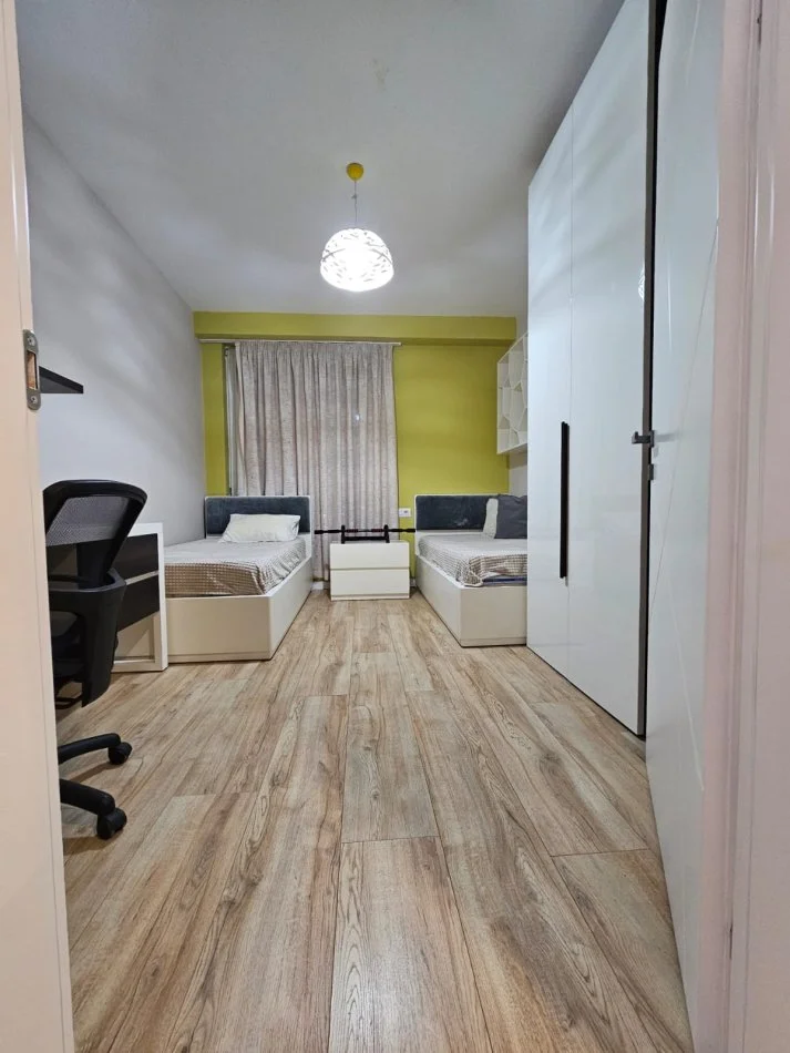 Tirane, jepet me qera apartament 2+1+Aneks+Ballkon Kati 5, 100 m² 600 € (Fusha Aviacionit)