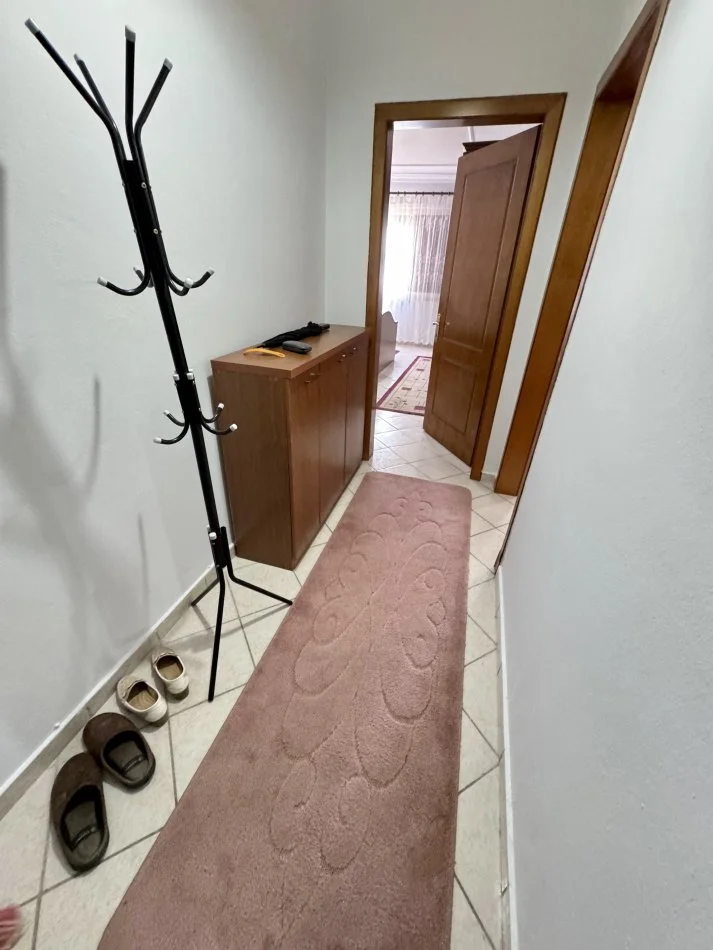 Tirane, jepet me qera 1+1+Ballkon Kati 11, 68 m² 450 € (Prane Kompleksit Square 21)