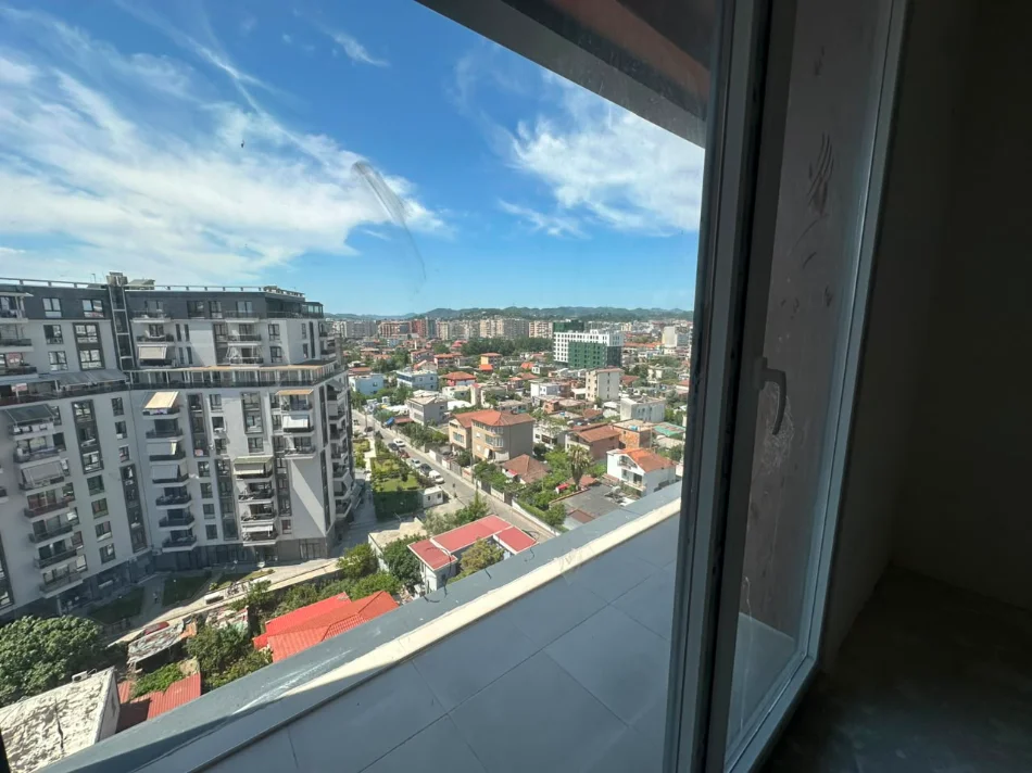 Tirane, shitet apartament 2+1+Ballkon Kati 9, 90 m² 170.000 € (Rruga Andrea Kushi)