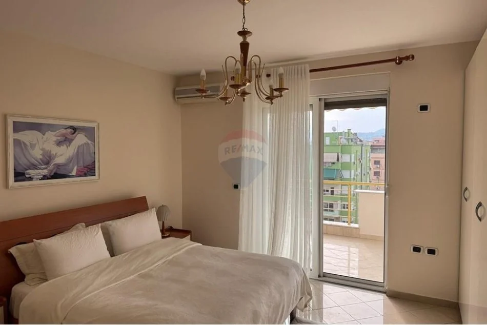 jepet me qera , 120 m² 1.200 € (APARTAMENT 2+1+2 PER QIRA NE BLLOK)