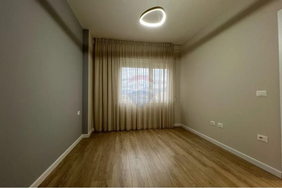 shitet , 53 m² 148.000 € (APARTAMENT 1+1 TEK ISH TREGU ELEKTRIK!)