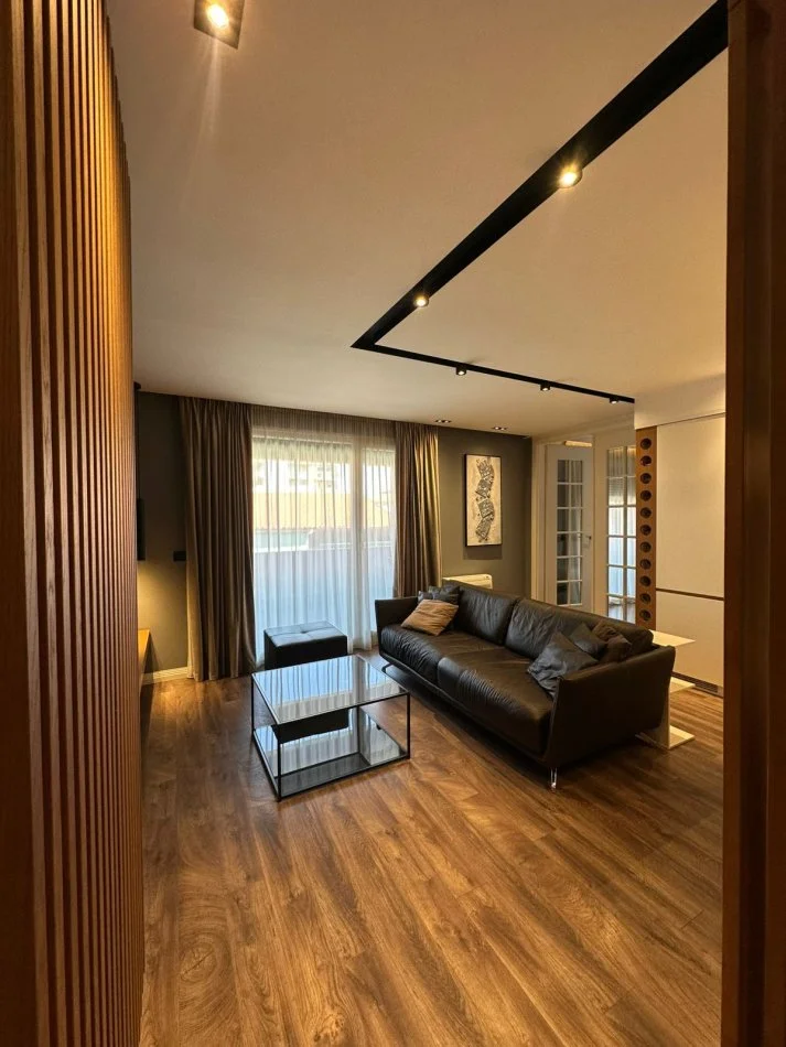 Tirane, jepet me qera apartament 2+1 Kati 5, 100 m² 1.500 € (Rruga Abdi Toptani)