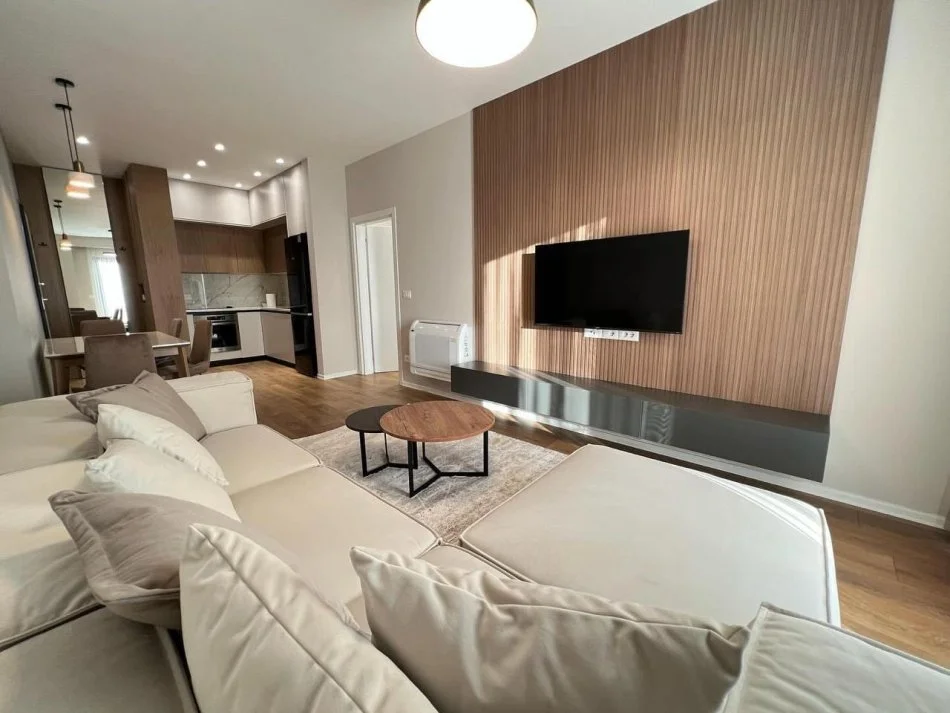 Tirane, jepet me qera apartament 1+1+Ballkon Kati 20, 77 m² 1.000 € (Garden Building Residence)