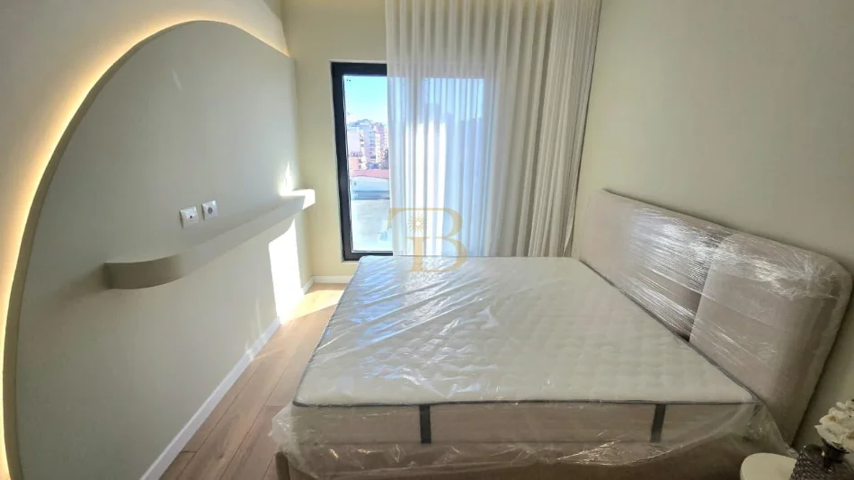 Tirane, jepet me qera apartament 1+1 Kati 7, 63 m² 1.000 € (Rruga e Barrikadave)